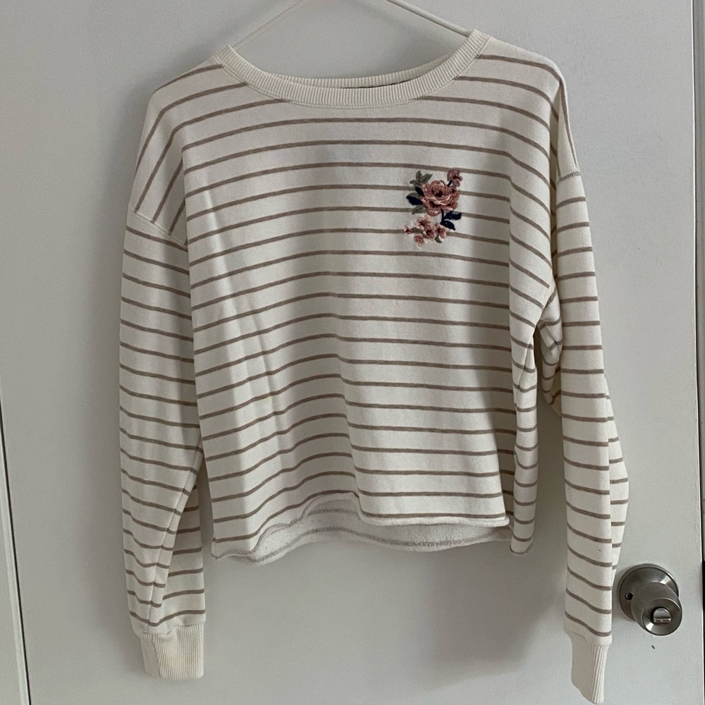 Crew neck white sweater